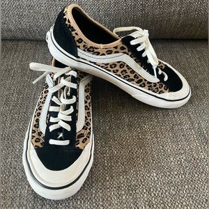 Vans UltraCush Leopard Sneakers-Size 7